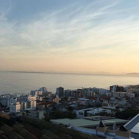 Villa Del Mar - "Luxurious En-Suite Bedroom With Lounge And Stunning Sea View Balcony In Bantry Bay" Кейптаун Екстер'єр фото