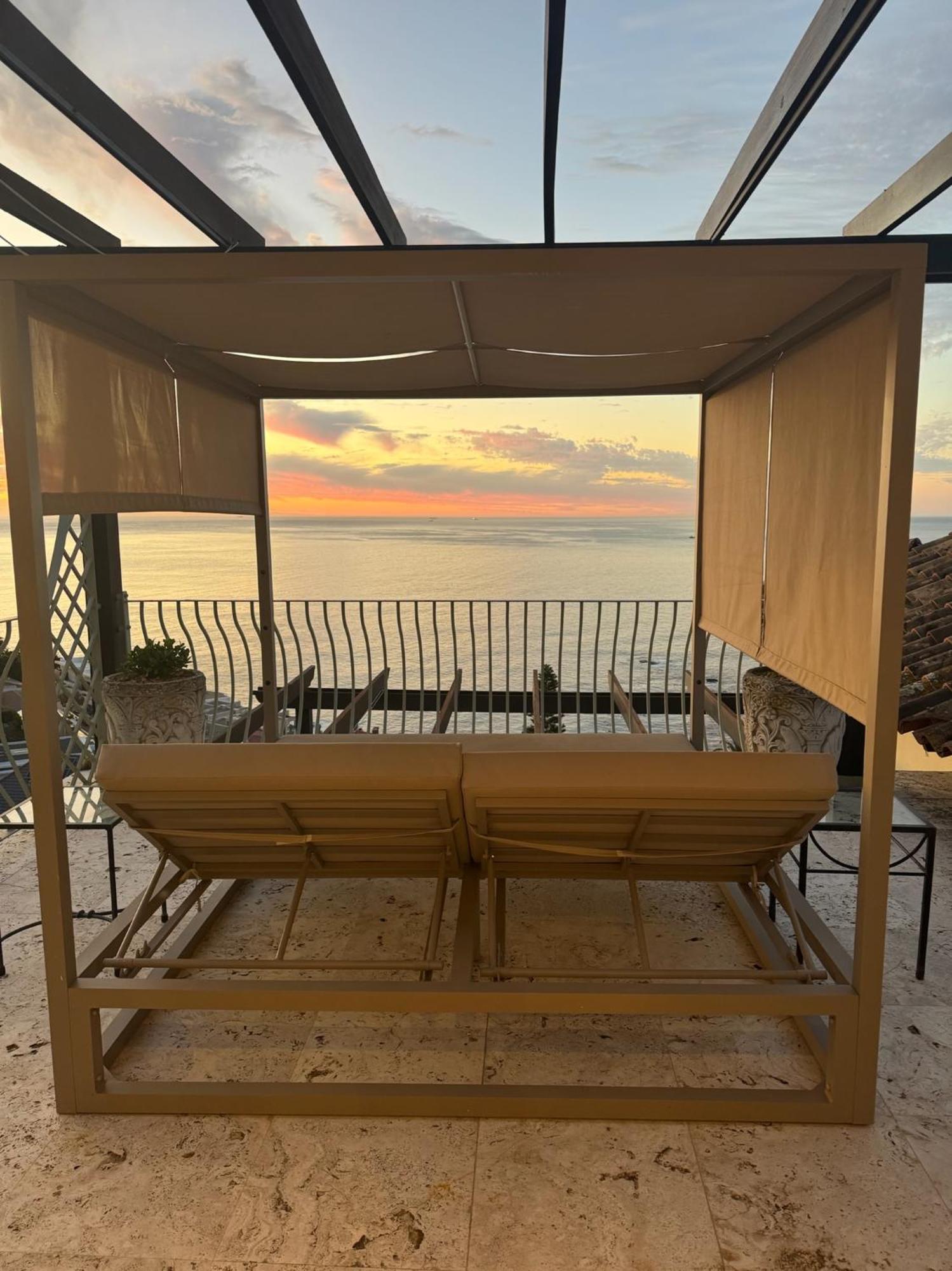 Villa Del Mar - "Luxurious En-Suite Bedroom With Lounge And Stunning Sea View Balcony In Bantry Bay" Кейптаун Екстер'єр фото