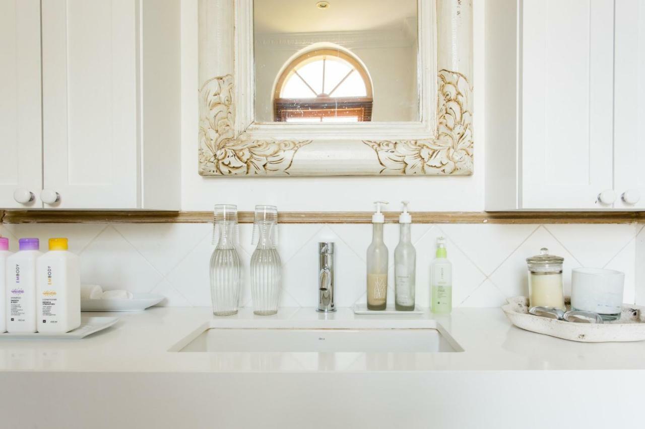Villa Del Mar - "Luxurious En-Suite Bedroom With Lounge And Stunning Sea View Balcony In Bantry Bay" Кейптаун Екстер'єр фото